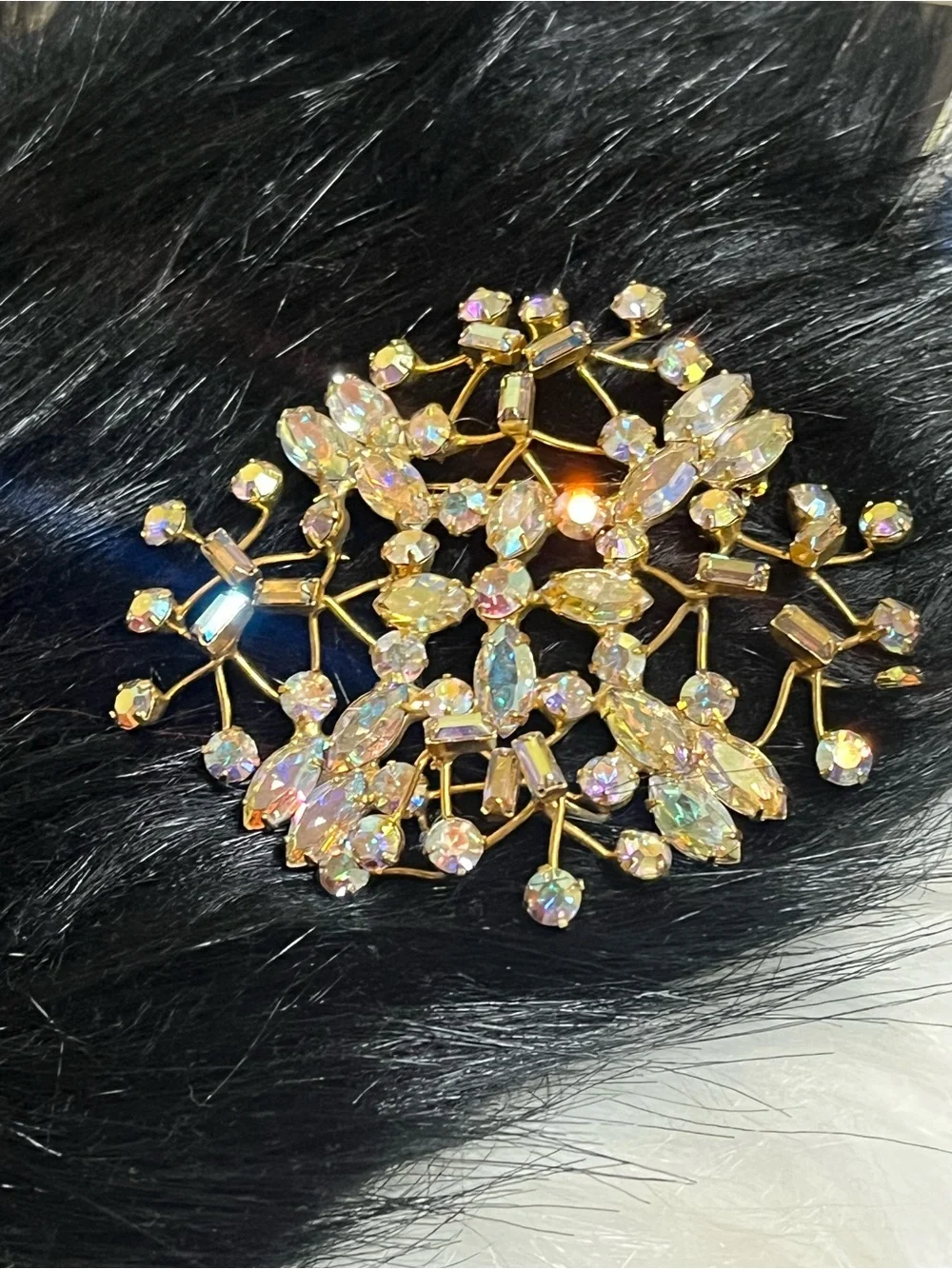 Vintage Sparkling Rhinestones Brooch